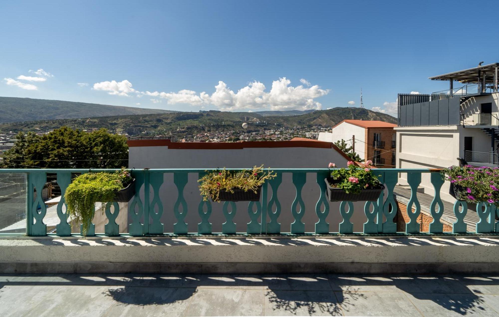 Hotel Tato & Coworking Space Tbilisi Exteriör bild