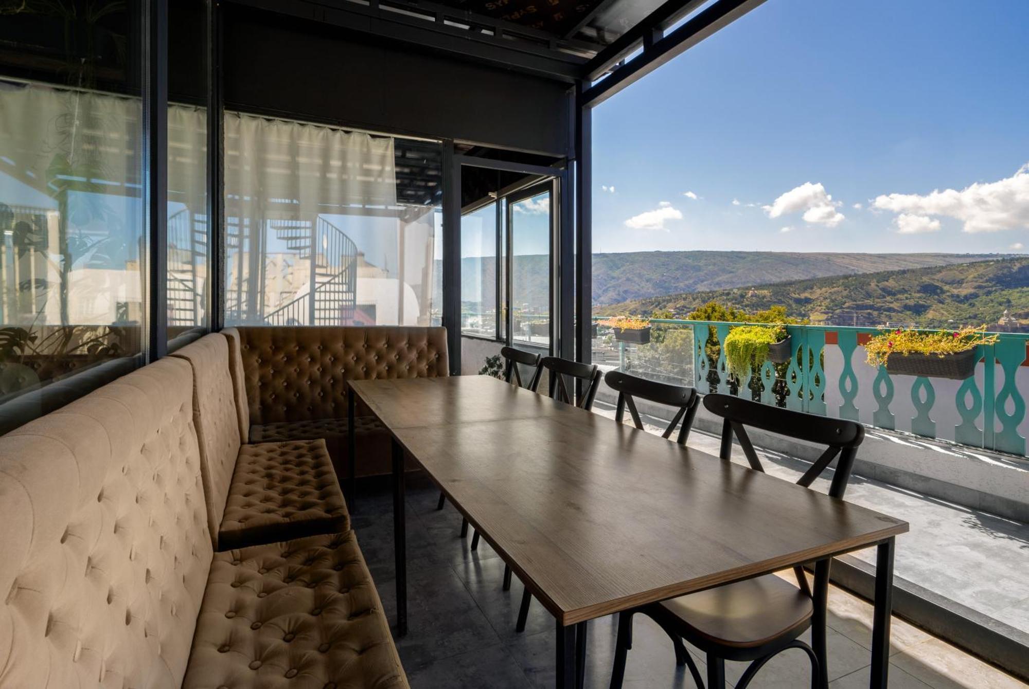 Hotel Tato & Coworking Space Tbilisi Exteriör bild
