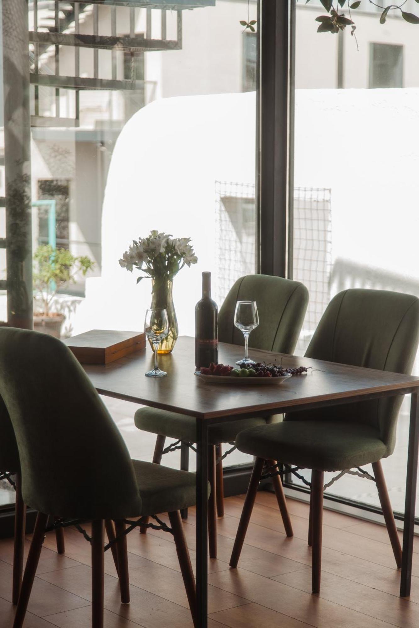 Hotel Tato & Coworking Space Tbilisi Exteriör bild