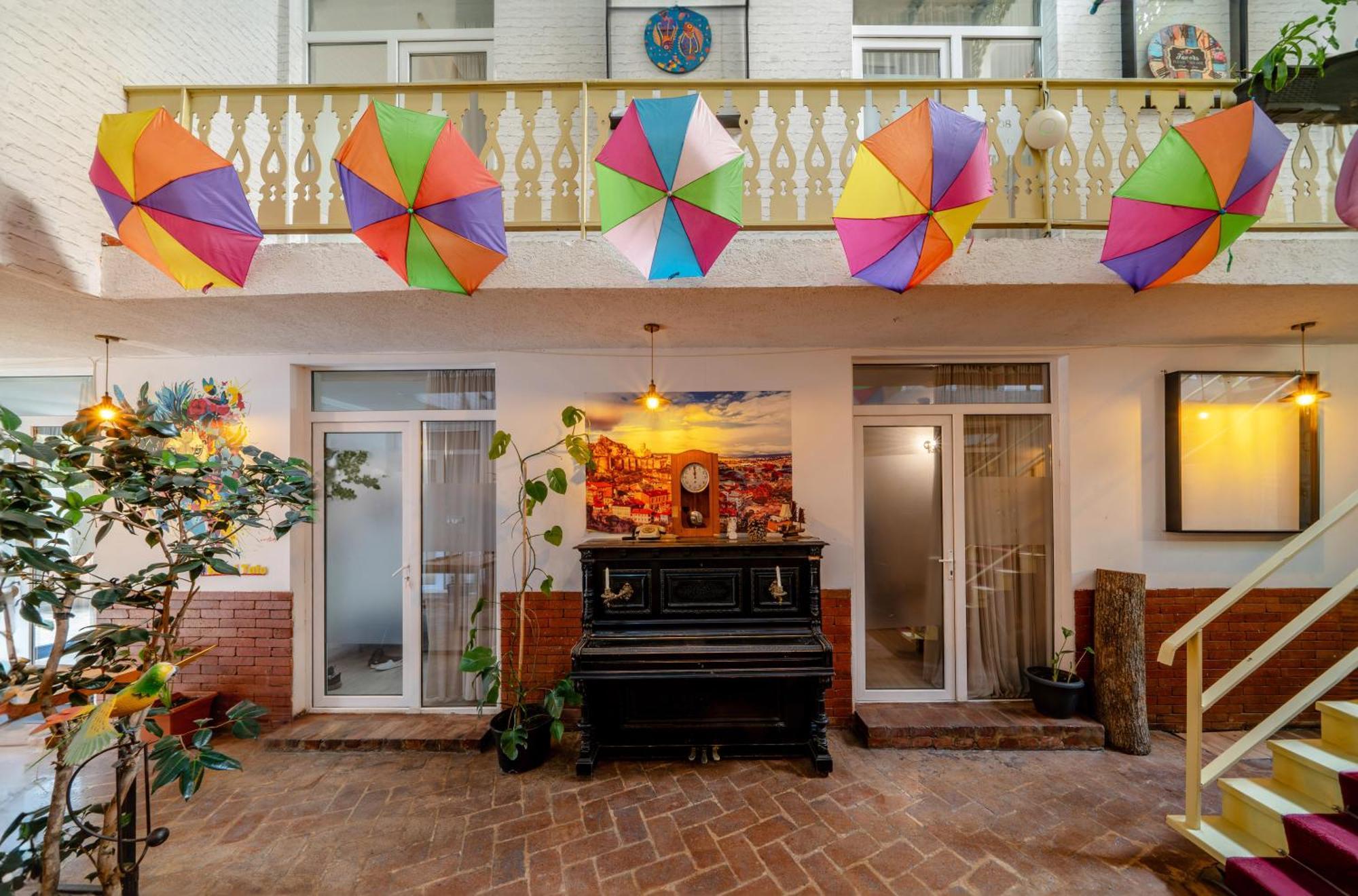 Hotel Tato & Coworking Space Tbilisi Exteriör bild