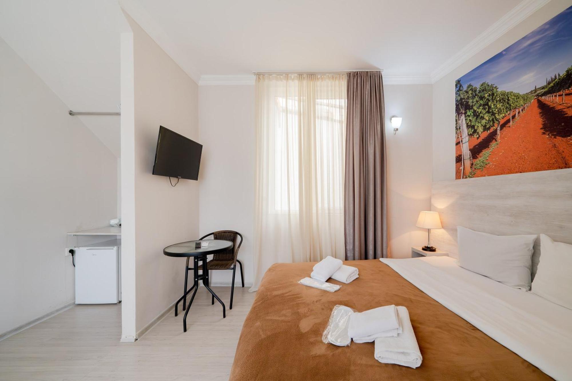Hotel Tato & Coworking Space Tbilisi Exteriör bild